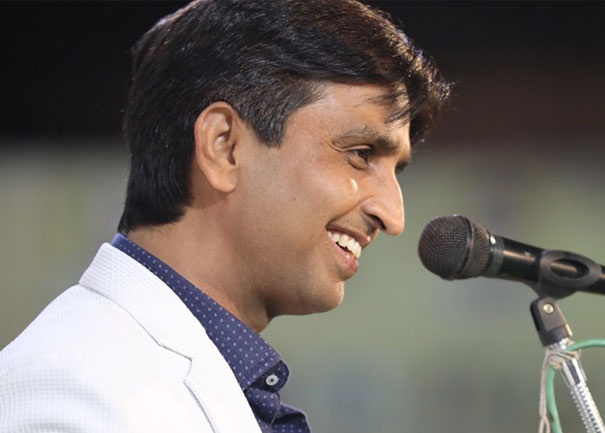 Kumar Vishwas Book Celeb